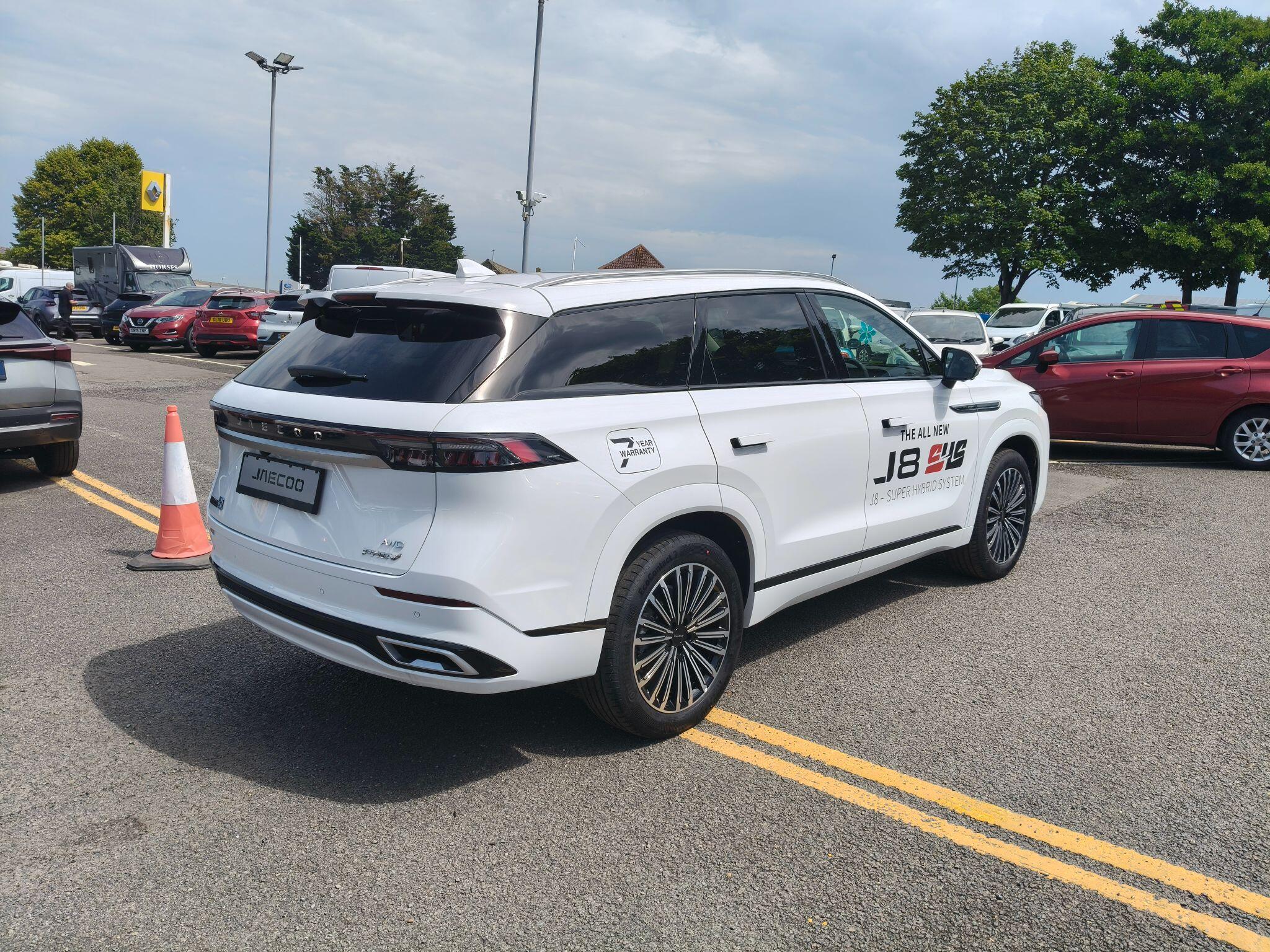 Large vehicle image